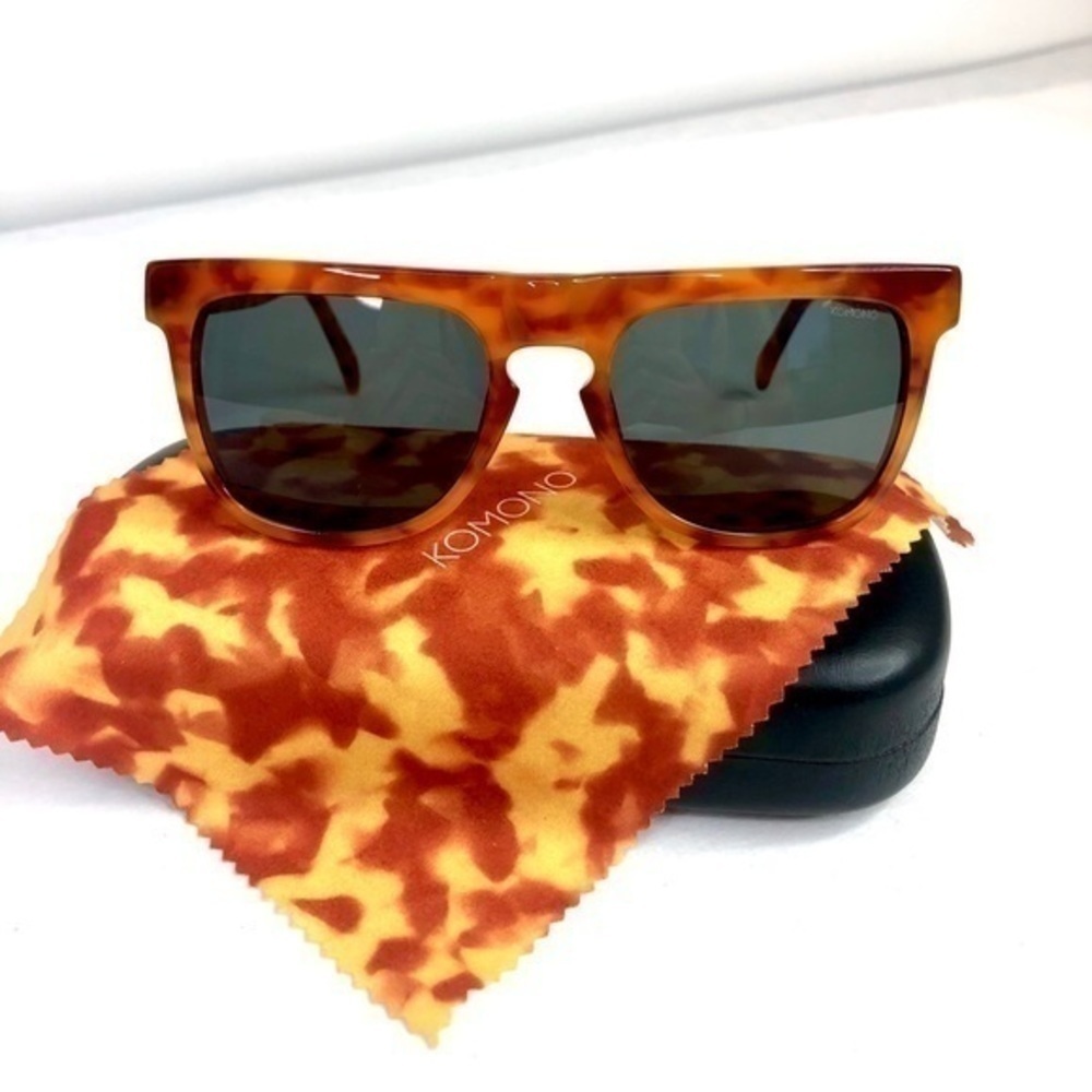 Tortoiseshell Men’s Sunglasses with Green Lenses - Picture 8 of 13
